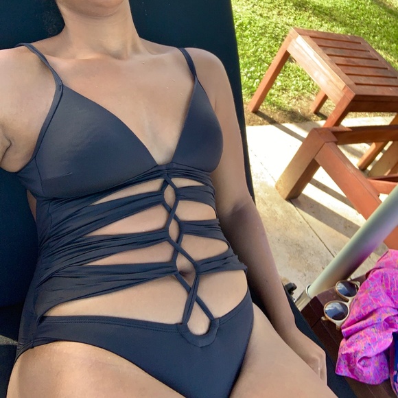 Kenneth Cole Bathing Suit - Picture 1 of 1